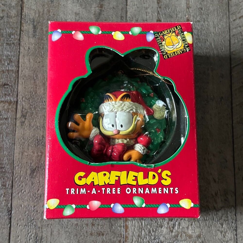 Vintage 1996 Garfield In A Wreath Garfield's Trim-A-Tree Christmas Ornament
